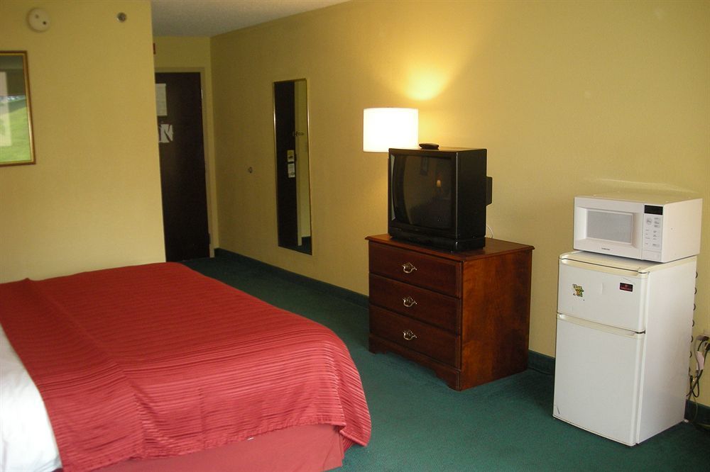 Red Roof Inn Морхед Екстериор снимка