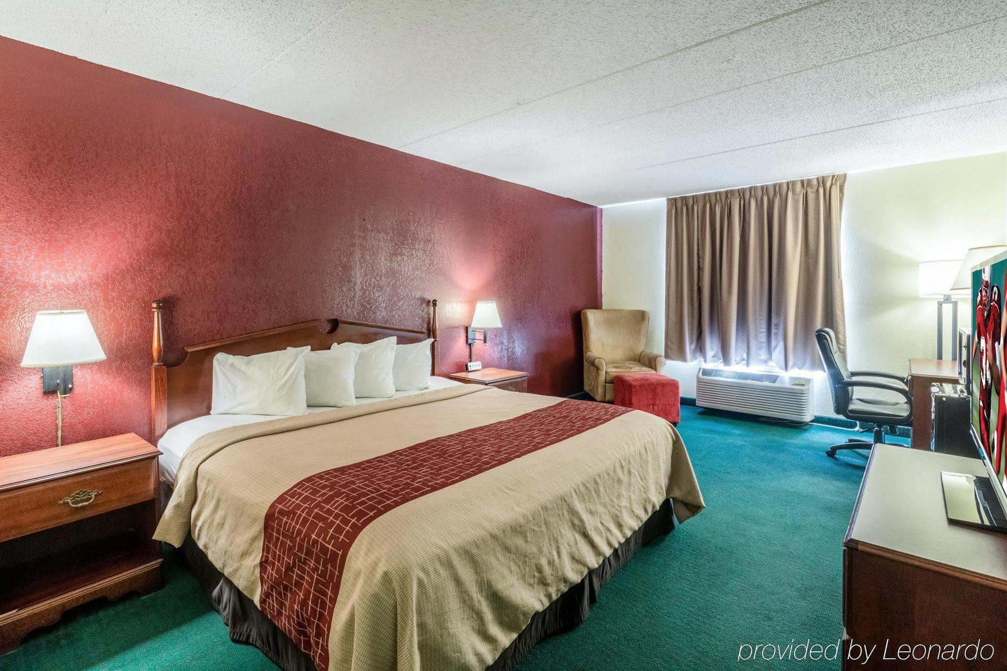 Red Roof Inn Морхед Екстериор снимка