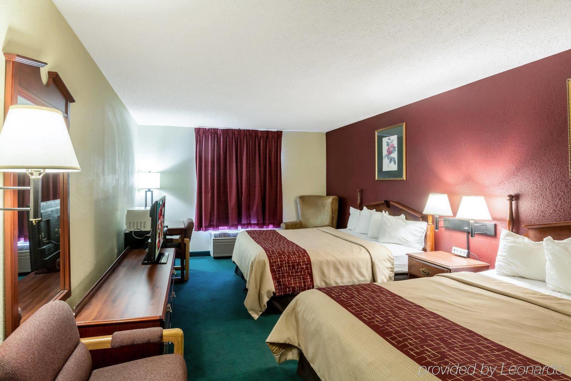 Red Roof Inn Морхед Екстериор снимка