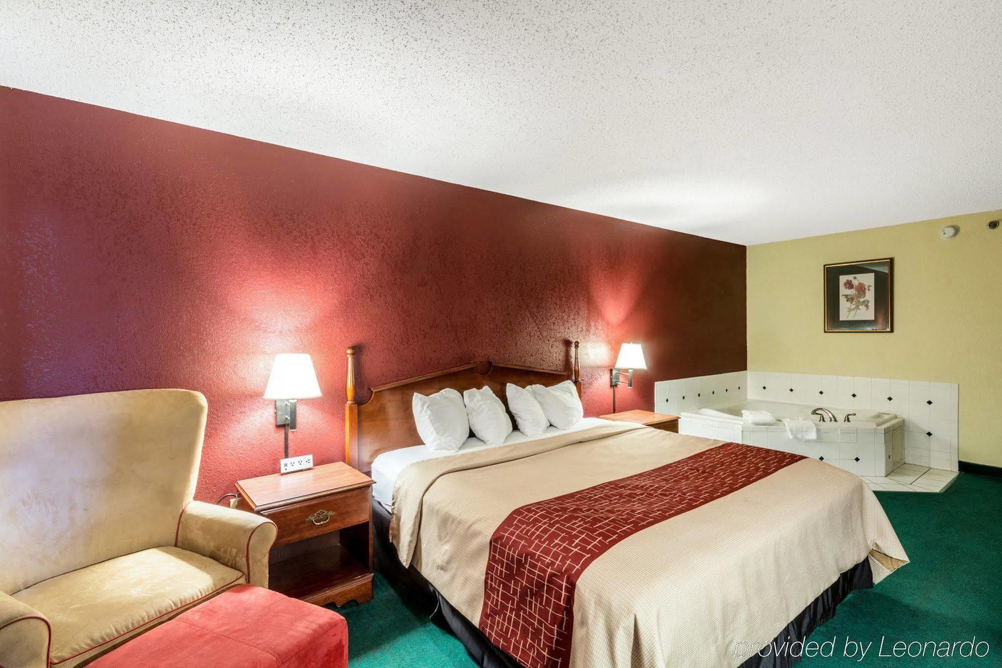 Red Roof Inn Морхед Екстериор снимка
