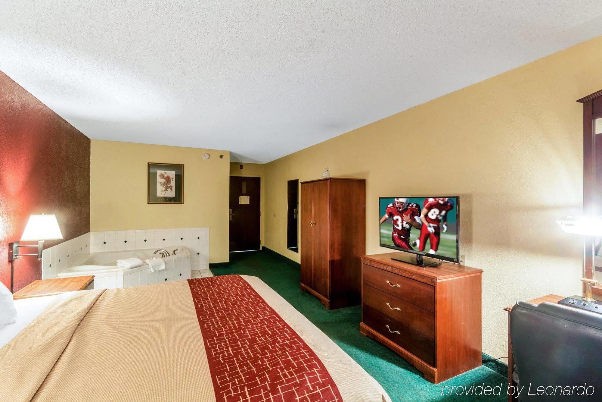 Red Roof Inn Морхед Екстериор снимка